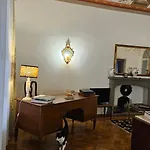 Incantevole Con Loggia Sui Tetti Apartment