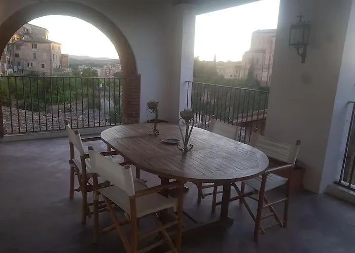 شقة Incantevole Con Loggia Sui Tetti