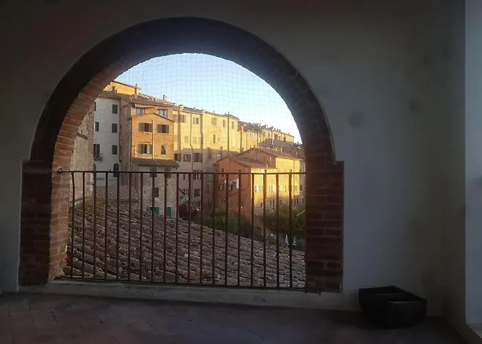 شقة Incantevole Con Loggia Sui Tetti