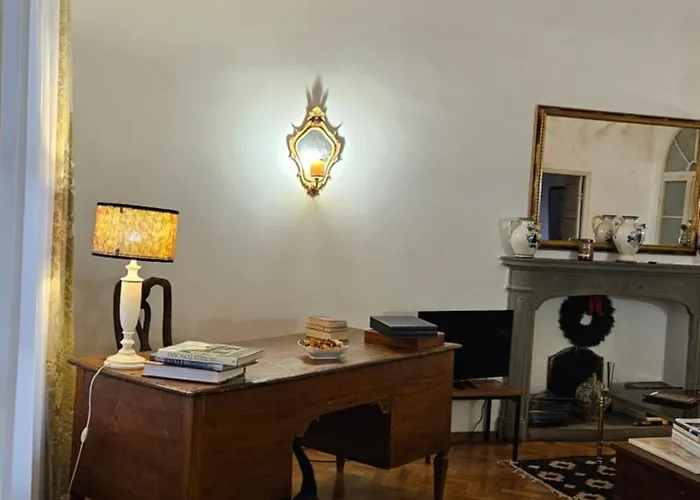 Incantevole Con Loggia Sui Tetti شقة