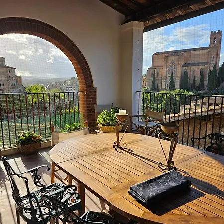 Incantevole Con Loggia Sui Tetti * Siena