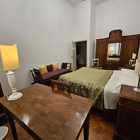 Incantevole Con Loggia Sui Tetti Daire