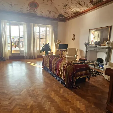 Incantevole Con Loggia Sui Tetti Daire *